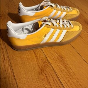 Adidas Men's Gazelle Yellow and White Sneakers